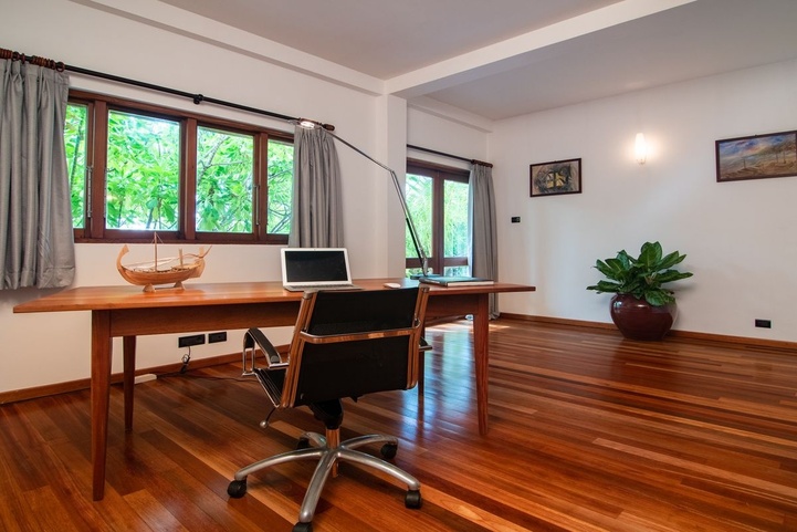 V Villas Maldives At Mirihi